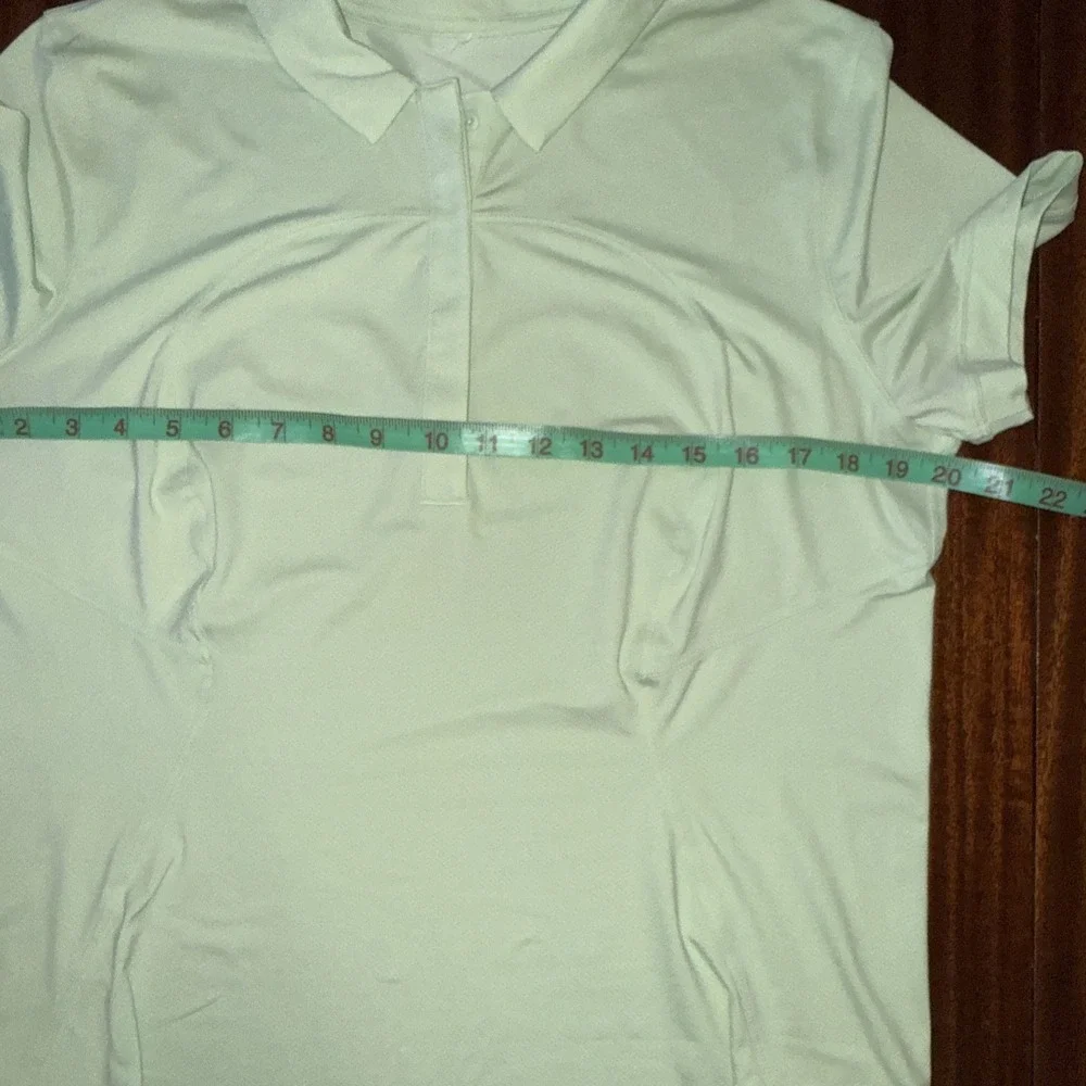 Lululemon Quick Drying  Polo Fits Size 12 Best No Tag Kohlrabi Green KOGR 03404